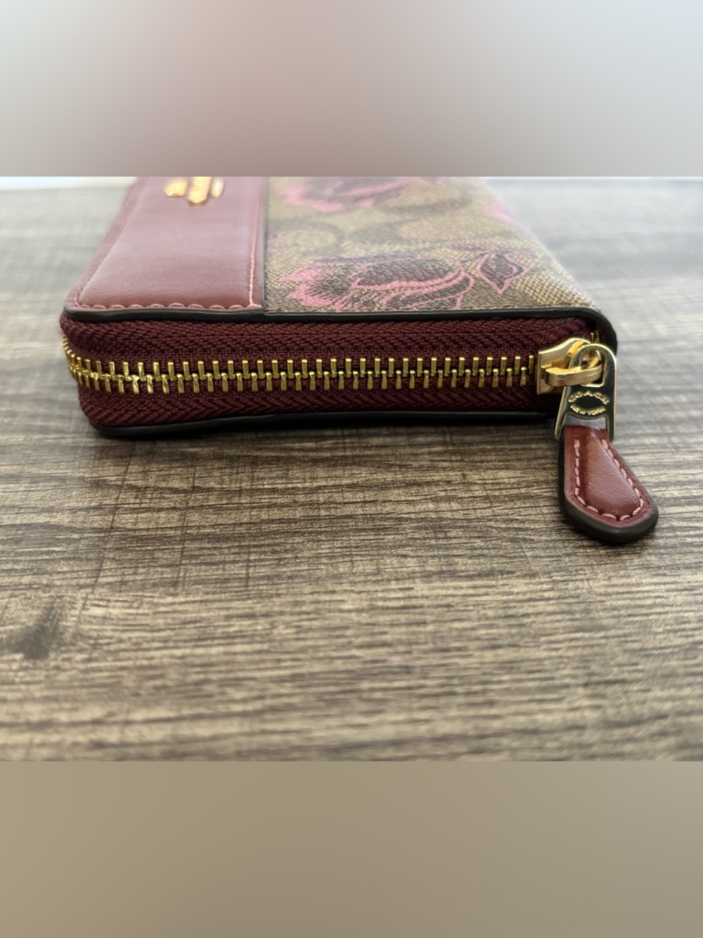 Coach Accordion Zip Wallet in Signature Canvas with Desert Tulip Print - Picture 4 of 14